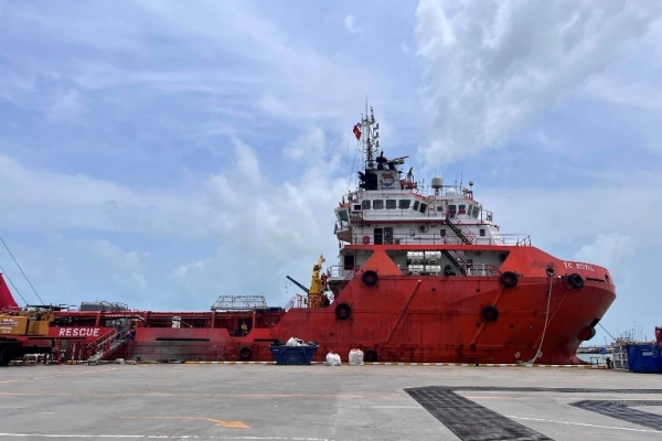 marine-services-230414-00994303BF53-ACB7-9F65-69E9-24F20B5A0DFE.jpg