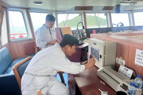 marine-services-230414-010929B98668-0CF7-AA92-26AE-CEEE6E1F6851.jpg