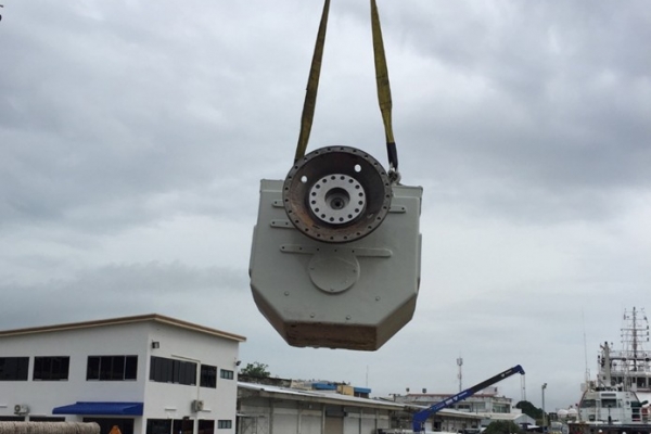 gear-box-005C73E7FED-84E6-765E-2728-470889865C71.jpg