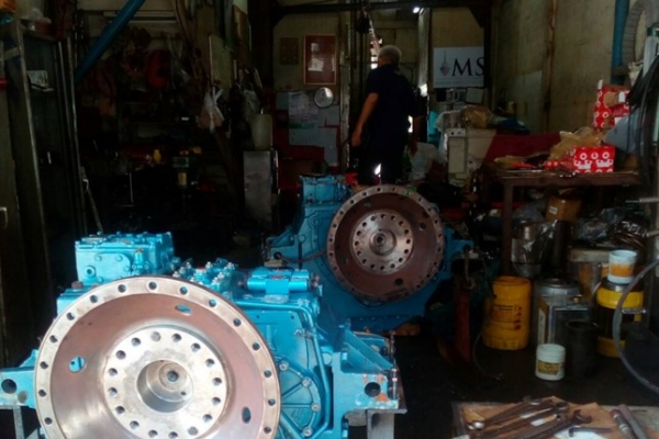 gear-box-0062EAB7D82-2A54-02BB-B343-7850AC354B75.jpg