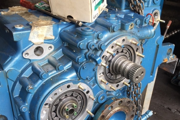 gear-box-01046CA9342-2230-CE36-CD0B-D840232E9C01.jpg