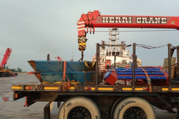 marine-services-220905-039E2C4CF7C-E2ED-0CC1-10AE-35AEDB0C36DD.jpg