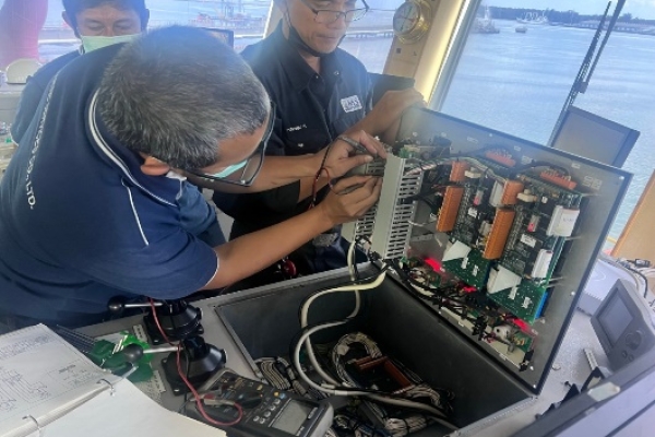 marine-services-230414-000226BB5039-2099-FE6E-F8FC-9164CE11CC2D.jpg